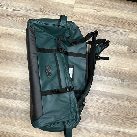 Oakley 70l road trip bag/backpack. NWT - Picture 8 of 9